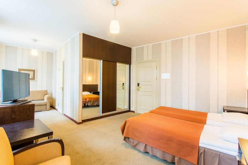 Hestia Hotel Maestro Old Town ทาลลินน์ ภายนอก รูปภาพ