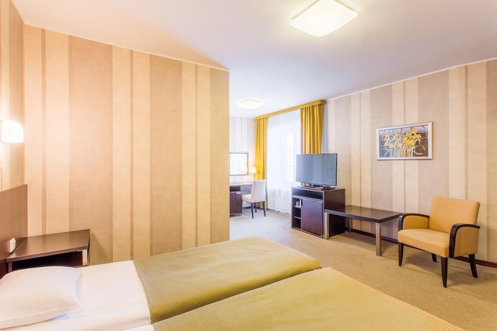Hestia Hotel Maestro Old Town ทาลลินน์ ภายนอก รูปภาพ