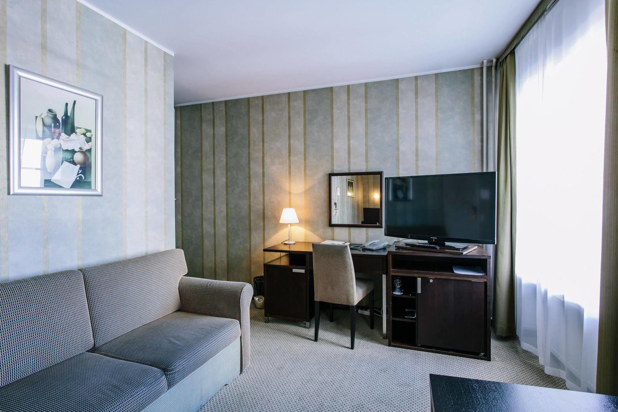 Hestia Hotel Maestro Old Town ทาลลินน์ ภายนอก รูปภาพ