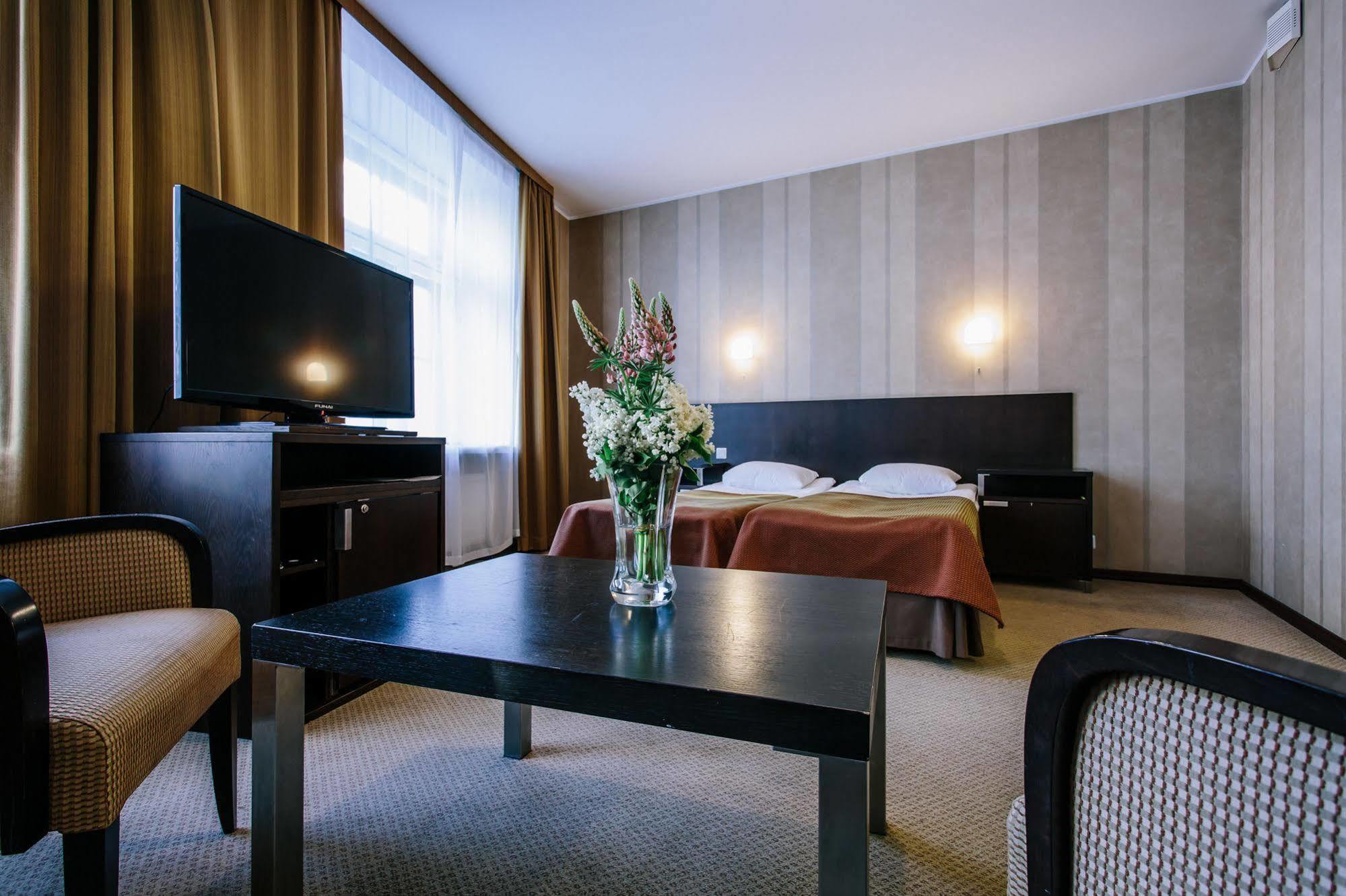 Hestia Hotel Maestro Old Town ทาลลินน์ ภายนอก รูปภาพ