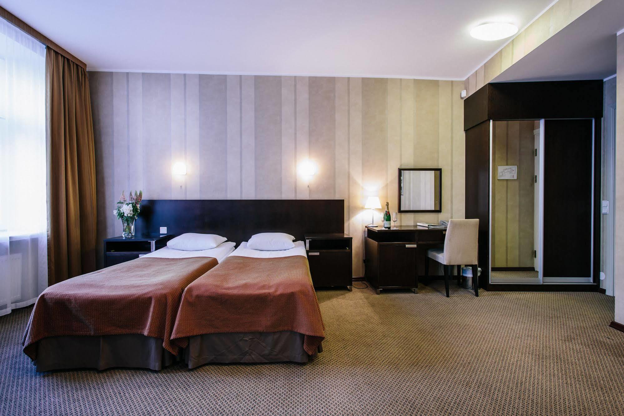 Hestia Hotel Maestro Old Town ทาลลินน์ ภายนอก รูปภาพ